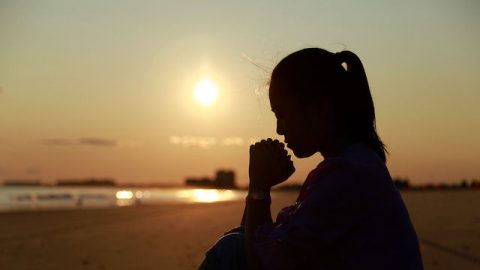 Christin, Gott, Verfolgung