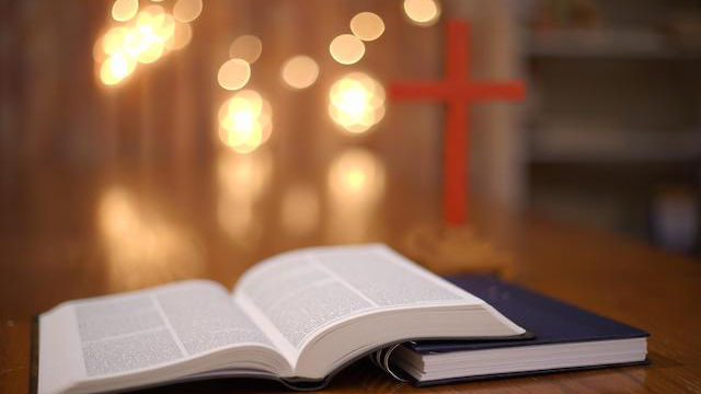 Ein Film, der sie klar macht, wie sie die Bibel richtig behandelt