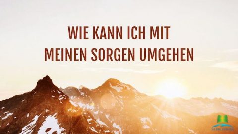 Berg und Sonnenaufgang