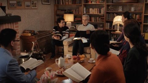 Christen lesen Wort Gottes