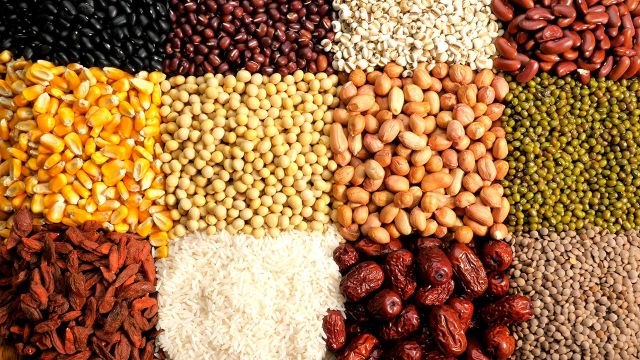 Allerlei Arten von vegetarischen Nahrungsmitteln, die Gott für die Menschheit bereitstellt