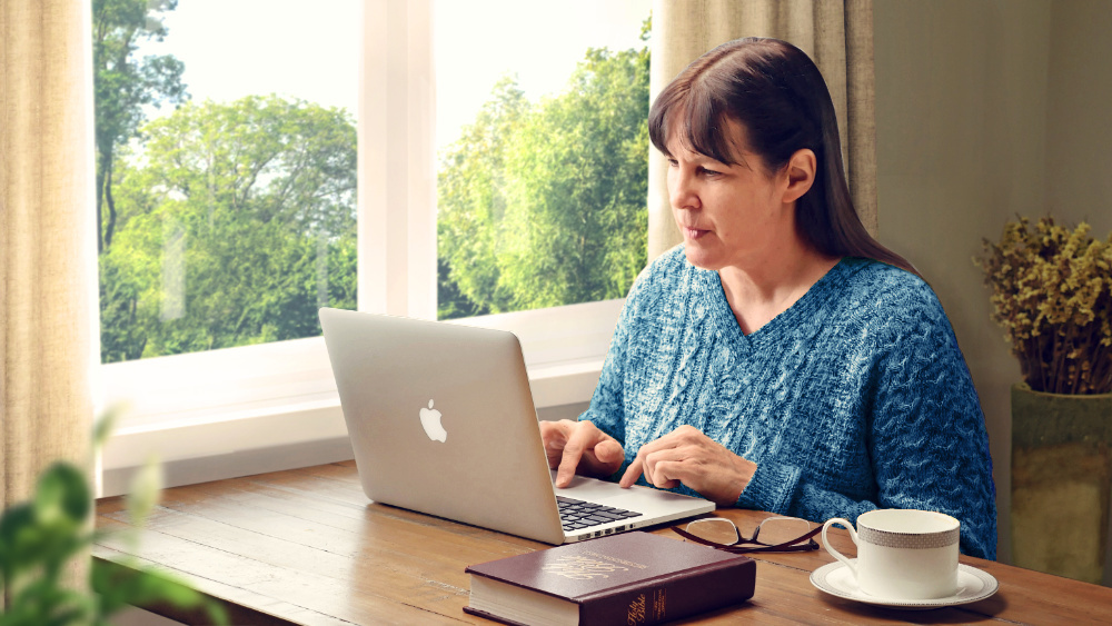 Eastern Lightning ist die Erscheinung und das Werk des Herrn? Das ist unmöglich! In Matthäus 24,29-30 steht geschrieben: „Bald aber nach der Trübsal derselben Zeit werden Sonne und Mond den Schein verlieren, und Sterne werden vom Himmel fallen, und die Kräfte der Himmel werden sich bewegen. Und alsdann wird erscheinen das Zeichen des Menschensohnes am Himmel. Und alsdann werden heulen alle Geschlechter auf Erden und werden sehen kommen des Menschen Sohn in den Wolken des Himmels mit großer Kraft und Herrlichkeit“ (Mt 24,29-30). Wenn der Herr wirklich zurückgekehrt wäre, hätte Er es mit großer Herrlichkeit tun sollen, während Er auf einer Wolke herabkam. Außerdem hätten Himmel und Erde gebebt und Sonne und Mond hätten aufgehört zu scheinen. Bisher waren solche Schauspiele nicht augenscheinlich. Wie können sie also behaupten, dass der Herr bereits zurückgekehrt ist? Was genau ist das alles?